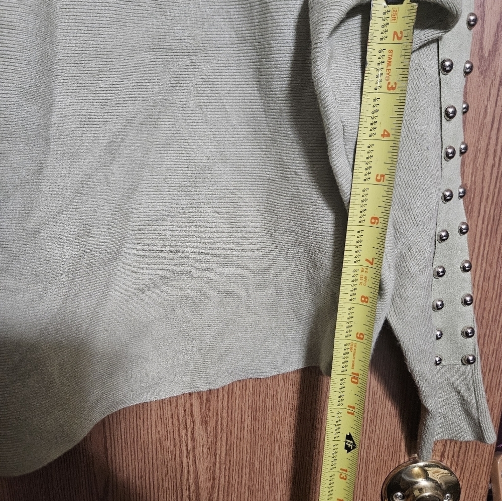 Sioni Milano Green Blouse Faux Suede Arm Strips With Silver Studded Accents - Picture 5 of 5